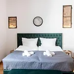 Szymborska Apartamenty Mostowa 18-1